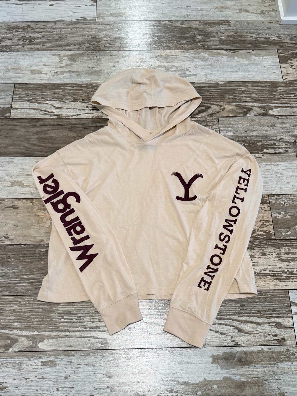 Wrangler Women’s Yellowstone Cream Long Sleeve Hooded Tee Size XS